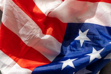 Rüzgarda dalgalanan Amerikan bayrağı. Yüksek kalite fotoğraf