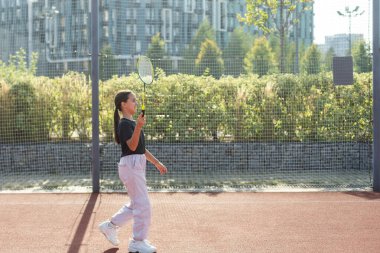 Tenis kortundaki kızın portresi. Yüksek kalite fotoğraf