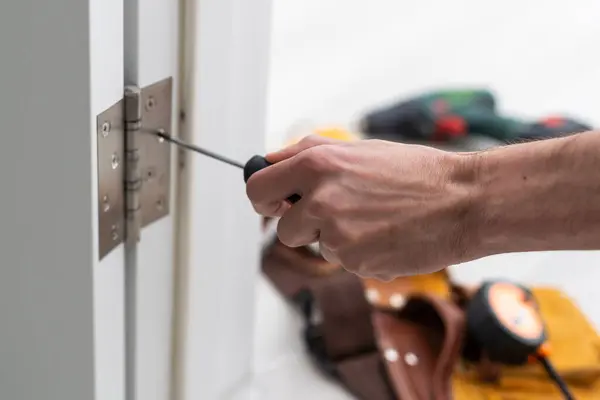 Man Remove Door Twists Self Tapping Screw Screwdriver Stainless Door — Stock Photo, Image