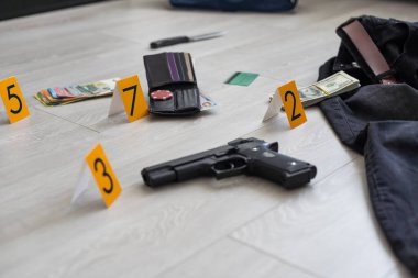Kriminalist laboratuvar, mermi kabuğu analizi, kavramsal görüntü. Yüksek kalite fotoğraf