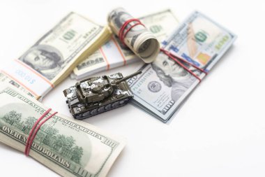 Oyuncak tank, dolar, iş. Yüksek kalite fotoğraf