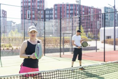  Raket tenis oyuncuları ders için hazır. Yüksek kalite fotoğraf