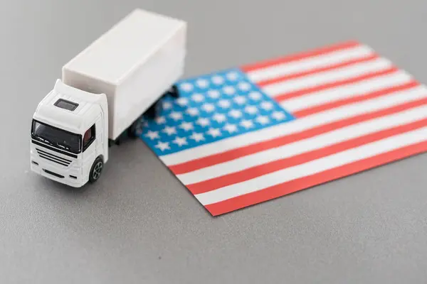 Usa Logisztikai Koncepciója White Delivery Van Amerikai Zászló Háttér Renderelés Stock Kép