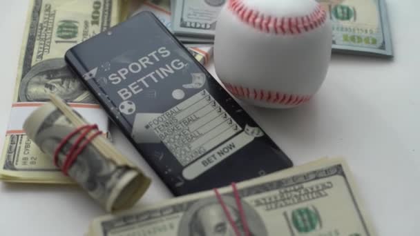 Smartphone Κινητό Εφαρμογή Τυχερών Παιχνιδιών Και Μπάλα Ποδοσφαίρου Χρήματα Από — Αρχείο Βίντεο