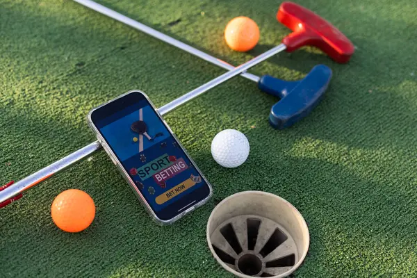Scommesse Sportive Mini Golf Uno Smartphone Foto Alta Qualità Foto Stock