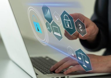Verileri korumak için siber güvenlik ve gizlilik kavramları. Simge ve internet ağ güvenlik teknolojisini kilitle. Sanal ekranda internet ve teknoloji kavramı. kilit simgesi
