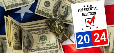 Amerikan oy konsepti. 2024 başkanlık seçimi için oy ve birçok dolar banknot. Yüksek kalite fotoğraf