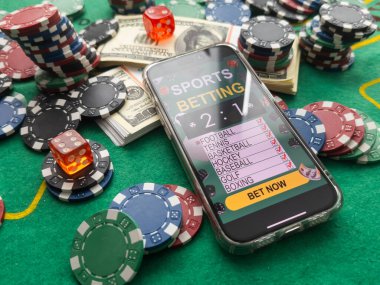 Bahisçilerin internet sitesinde bahisler. Akıllı telefon, poker. Yüksek kalite fotoğraf