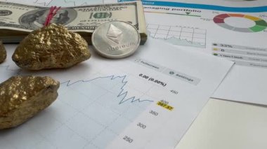 Borsa grafik çizelgesinde altın ethereum kripto para. Üst Manzara. Yüksek kalite fotoğraf
