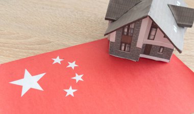 Klasik ev, Çin bayrağına karşı. Yüksek kalite fotoğraf