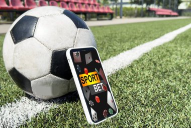 Akıllı telefon ekranında canlı bahis uygulaması, futbol. Yüksek kalite fotoğraf