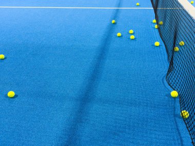 Bir raket tenis kortunun zenital hava görüntüsü. Yüksek kalite fotoğraf