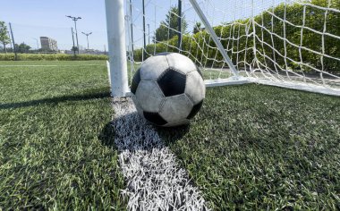 Stadyum sahasında futbol topu. Yüksek kalite fotoğraf
