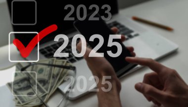 Zaman ve öngörü grafiği, monitör tüccarı, 2025. Yüksek kalite fotoğraf