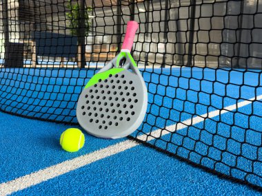 Raket tenis nesneleri ve kort. Yüksek kalite fotoğraf