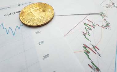 Bitcoin madeni para ve program rotayı değiştirir. Ekonomik göstergeler kripto para birimi. Yüksek kalite fotoğraf