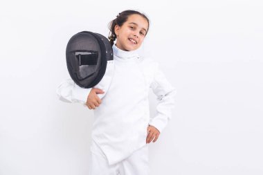 Eskrim takımlı küçük kız..