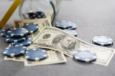 Bir yığın mavi poker fişi. Yüksek kalite fotoğraf