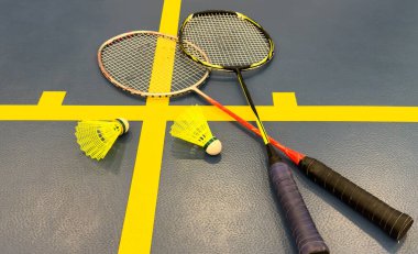 Beyaz arka planda Badminton Raketi. Yüksek kalite fotoğraf