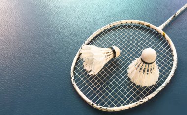 badminton raketi ve mekiks siki yakın çekim. Yüksek kalite fotoğraf