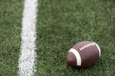 50 Avlu Çizgisi Ötesinde Amerikan Futbolu. Yüksek kalite fotoğraf