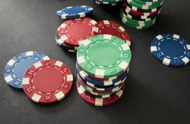 Bir yığın kumar fişi. Doku arka planı. Yüksek kalite fotoğraf