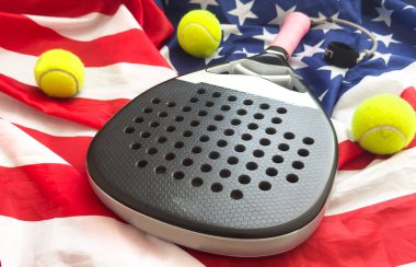 Padel raketli Amerikan bayrağı. Yüksek kalite fotoğraf