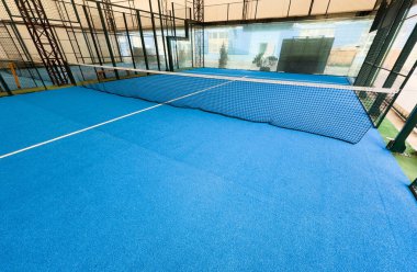 Padel kortu, çizgiler ve kapalı alan. Yüksek kalite fotoğraf