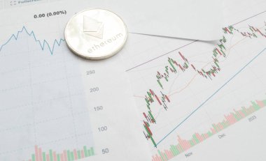 Bitcoin madeni para ve program rotayı değiştirir. Ekonomik göstergeler kripto para birimi. Yüksek kalite fotoğraf