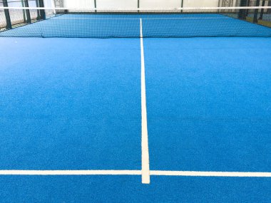  Mavi kortlu yüzgeçli tenis kortu. Yüksek kalite fotoğraf