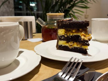 Ev yapımı çikolatalı kek ve çay. Yüksek kalite fotoğraf