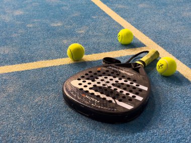 Kyiv, Ukrayna, 4 Kasım 2024. Padel raketi, Bullpadel, Yüksek kalite fotoğraf