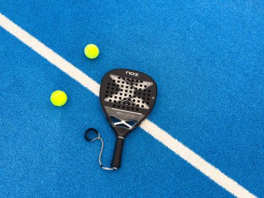 Kyiv, Ukrayna, 28 Ekim 2024. Padel raket nox. Yüksek kalite fotoğraf