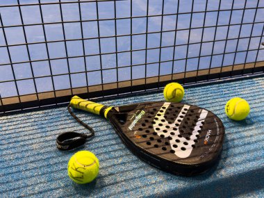 Kyiv, Ukrayna, 4 Kasım 2024. Padel raketi, Bullpadel, Yüksek kalite fotoğraf