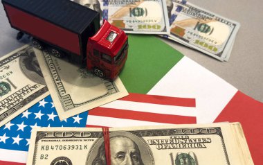 Meksika bayrağı taşıyan yük konteynırları, bulutlar. Yüksek kalite fotoğraf