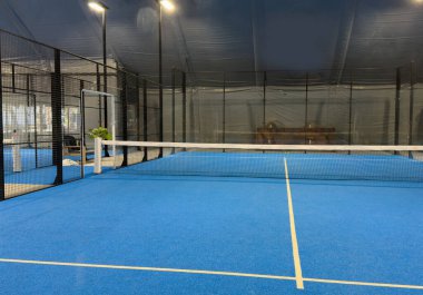 Padel kortu, çizgiler ve kapalı alan. Yüksek kalite fotoğraf