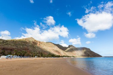 Santa Cruz de Tenerife yakınlarındaki Teresitas sahilinde Kanarya Adaları, İspanya