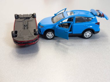 Model oyuncak arabalar yolda kaza yapar. Yüksek kalite fotoğraf