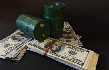 Uçak ve para. Amerikan dolarlarının arka planında bir uçak. Seyahat masrafları, uçak biletleri ve uçak biletleri, tatil masrafları. Yüksek kalite fotoğraf