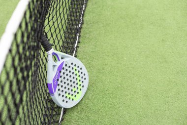 Ukrayna Kyiv, 13 Nisan 2024. Padel raketi, Head. Yüksek kalite fotoğraf