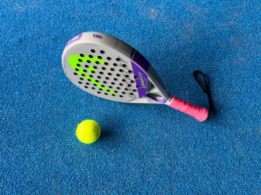 Kyiv, Ukrayna, 5 Temmuz 2024. Padel raketi, Head. Yüksek kalite fotoğraf