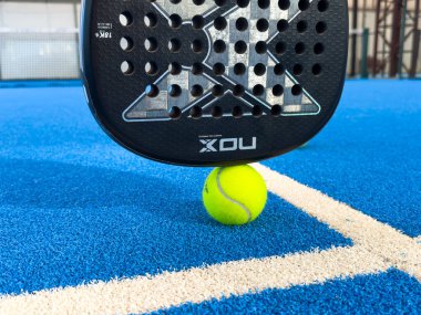 Kyiv, Ukrayna, 28 Ekim 2024. Padel raket nox. Yüksek kalite fotoğraf