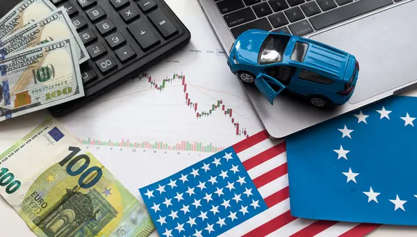 Gümrük Savaşı nakliyesi, ticaret ve ticaret konsepti, ABD ve Avrupa Birliği bayrakları. Yüksek kalite fotoğraf