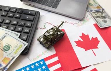 Oyuncak tank, banknot, kriz duvar kağıdı. Yüksek kalite fotoğraf