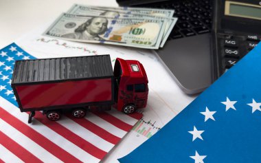 Birleşik Devletler ve Avrupa Birliği bayrakları, dolar ve çizelgeler. Yüksek kalite fotoğraf