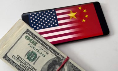 Amerika Birleşik Devletleri bayrağıyla ithalat ticaret vergileri konsepti artırıyor. Ticaret savaşları. Yüksek kalite fotoğraf