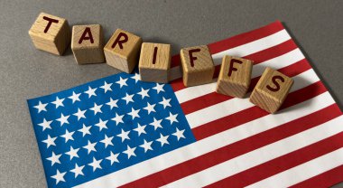 Gümrük vergisi Amerikan bayrağı üzerinde manşet. Yüksek kalite fotoğraf