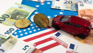 Avrupa Birliği bayraklarıyla ilgili Avro notları. Avrupa Birliği 'nde Çin elektrikli arabaları için vergi. AB ve ABD ticaret savaşı. Yüksek kalite fotoğraf