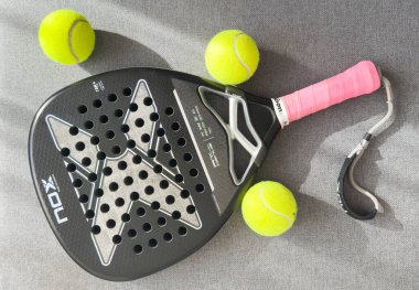 Kyiv, Ukrayna, 24 Eylül 2024. Padel raket nox. Yüksek kalite fotoğraf