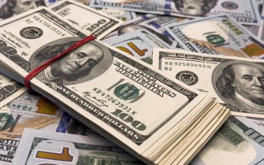 Amerikan dolarlarının geçmişi. Yukarıdan bak. Amerikan antika parası, yüz dolarlık banknotlar. Yüksek kalite fotoğraf